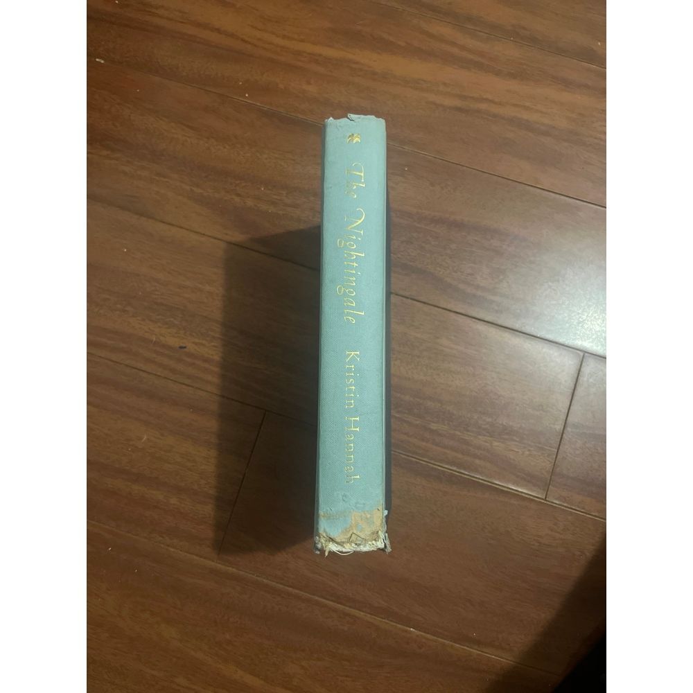 The nightingale by Kristin Hannah